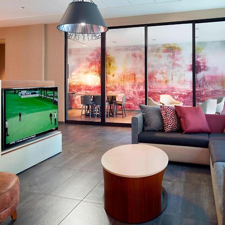 Courtyard By Marriott Lagrange Hotel Eksteriør billede